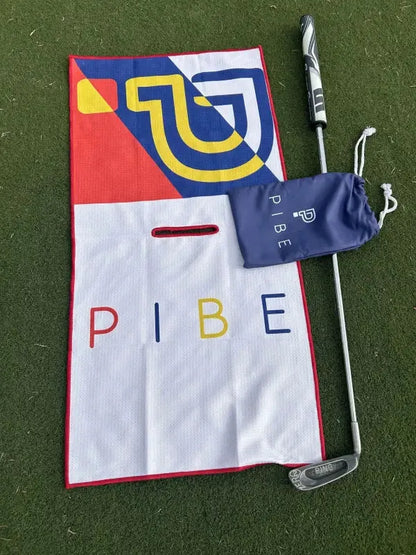 Stylish male golfer with PIBE golf towel – a must-have country club accessory