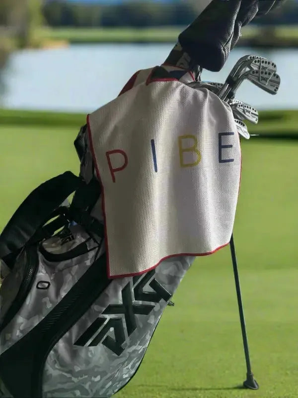 Essential golf towel for men’s country club outfits – PIBE Summer Vacation Sale